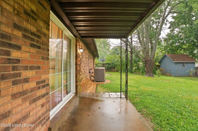 1196 Flatlick Rd, Mt Washington, KY 40047