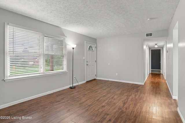 1196 Flatlick Rd, Mt Washington, KY 40047