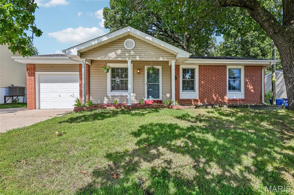2213 Gladiator Drive, Fenton, MO 63026