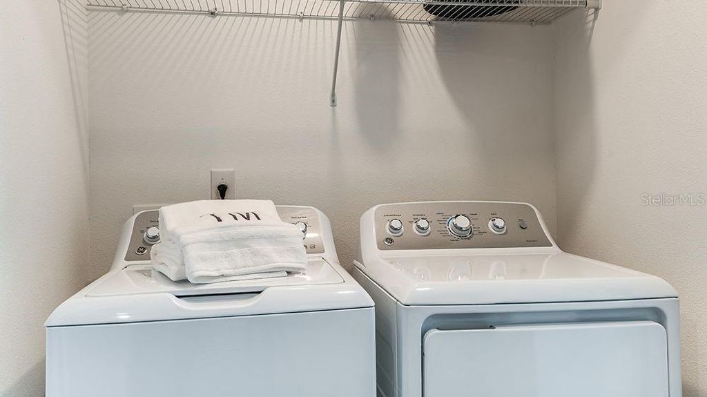 Image 18 of property listing at 10641 ORBIT TERRACE, Sarasota, FL 34241