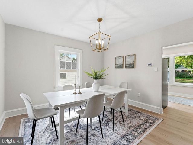 4 2ND ST, Riverton, NJ 08077