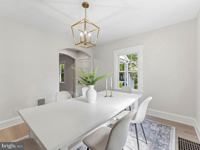 4 2ND ST, Riverton, NJ 08077