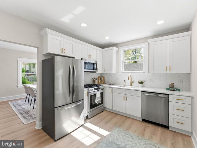 4 2ND ST, Riverton, NJ 08077