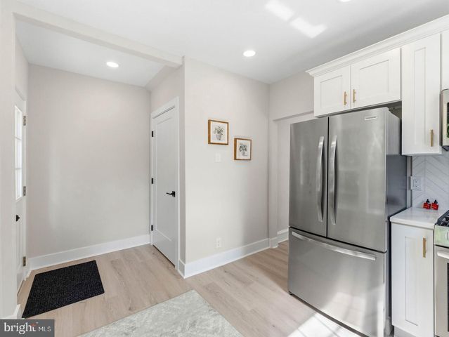 4 2ND ST, Riverton, NJ 08077