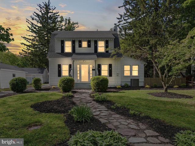4 2ND ST, Riverton, NJ 08077