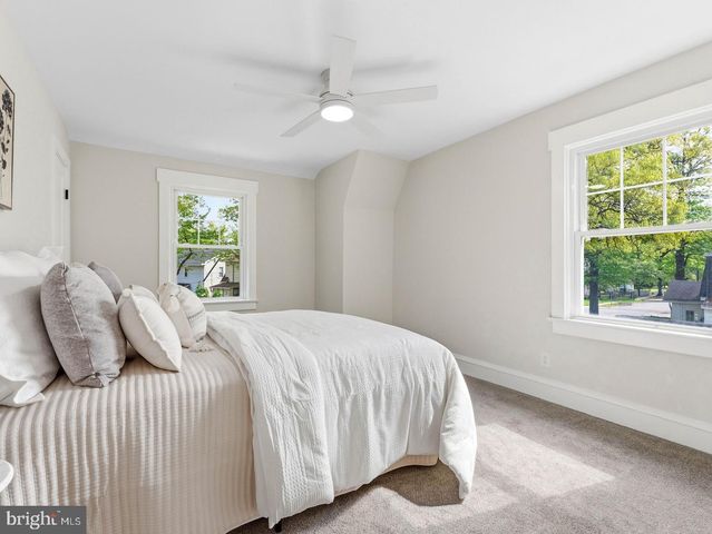 4 2ND ST, Riverton, NJ 08077