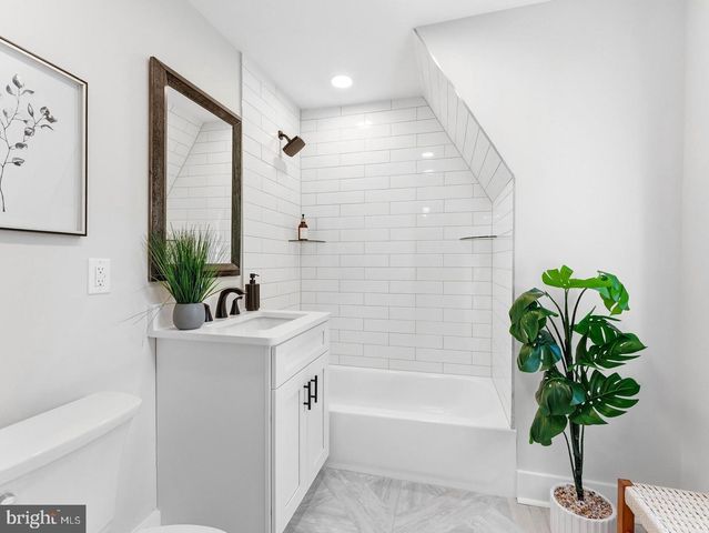 4 2ND ST, Riverton, NJ 08077