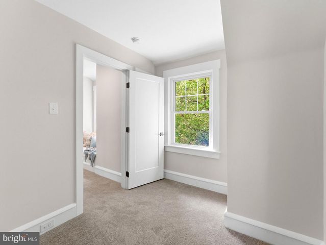 4 2ND ST, Riverton, NJ 08077