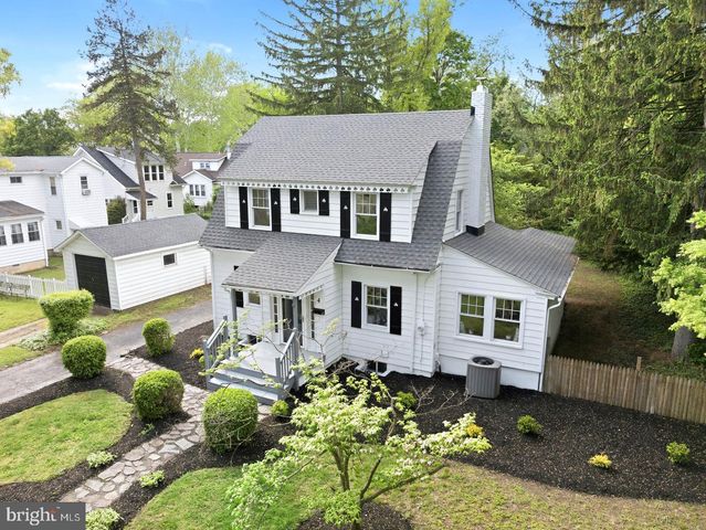 4 2ND ST, Riverton, NJ 08077