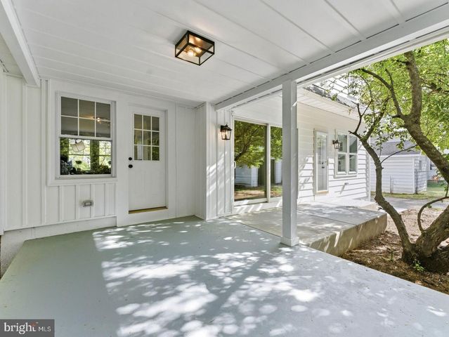 4 2ND ST, Riverton, NJ 08077
