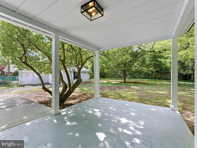 4 2ND ST, Riverton, NJ 08077