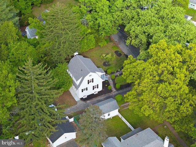 4 2ND ST, Riverton, NJ 08077