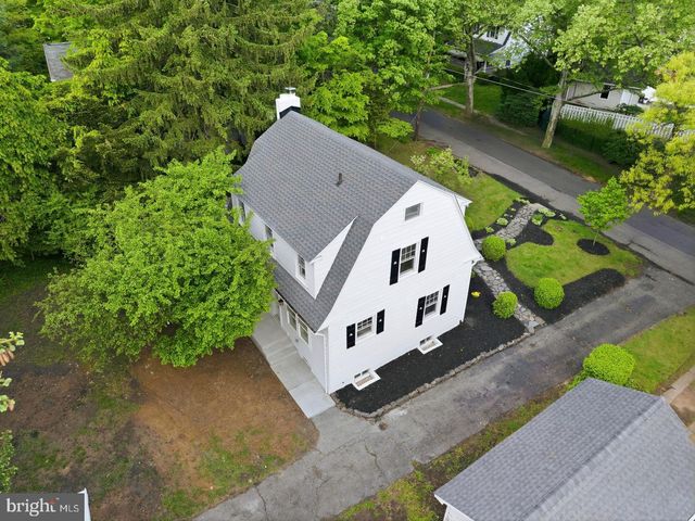 4 2ND ST, Riverton, NJ 08077