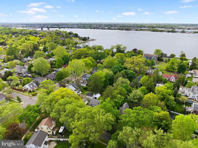 4 2ND ST, Riverton, NJ 08077
