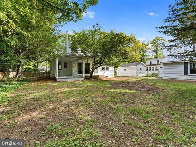 4 2ND ST, Riverton, NJ 08077