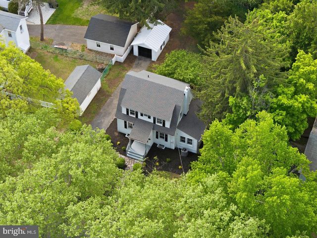 4 2ND ST, Riverton, NJ 08077