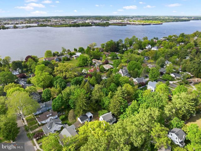 4 2ND ST, Riverton, NJ 08077