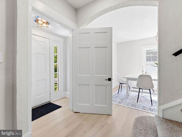 4 2ND ST, Riverton, NJ 08077
