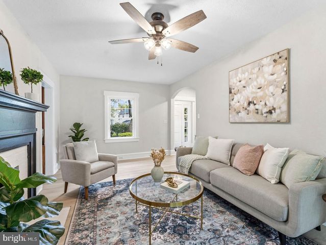 4 2ND ST, Riverton, NJ 08077