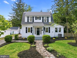 4 2ND ST, Riverton, NJ 08077