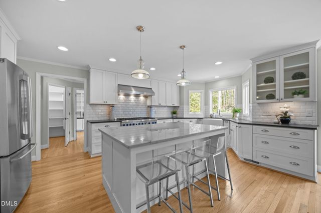 600 Lakeshore Lane, Chapel Hill, NC 27514