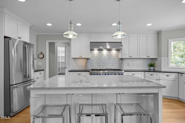 600 Lakeshore Lane, Chapel Hill, NC 27514