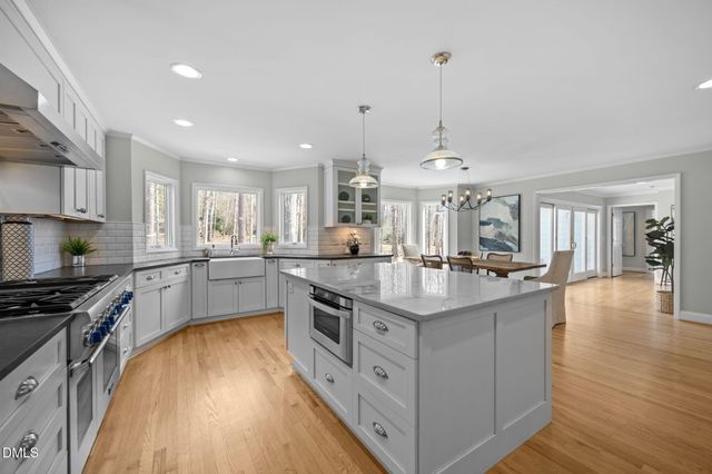 600 Lakeshore Lane, Chapel Hill, NC 27514