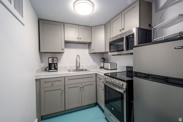 729 E 3RD AVE, Salt Lake City, UT 84103