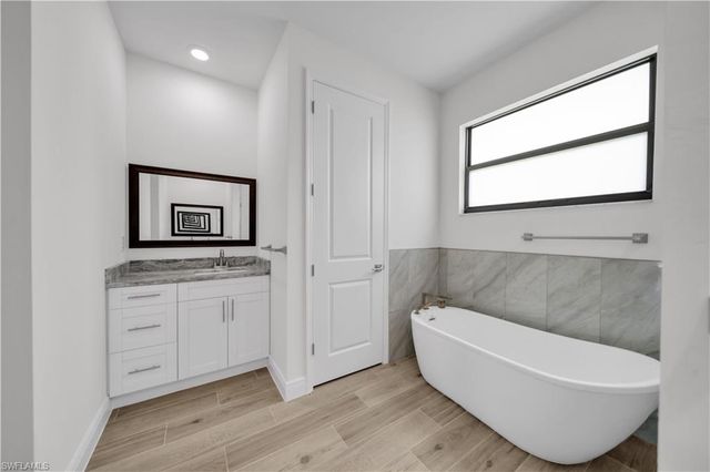 4107 NW 37th ST, Cape Coral, FL 33993