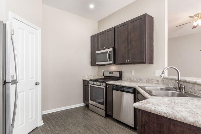 3732 Evelynton Avenue, Lewis Center, OH 43035