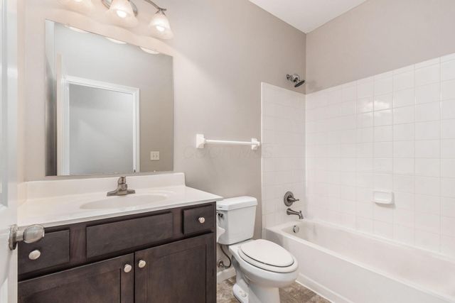 3732 Evelynton Avenue, Lewis Center, OH 43035