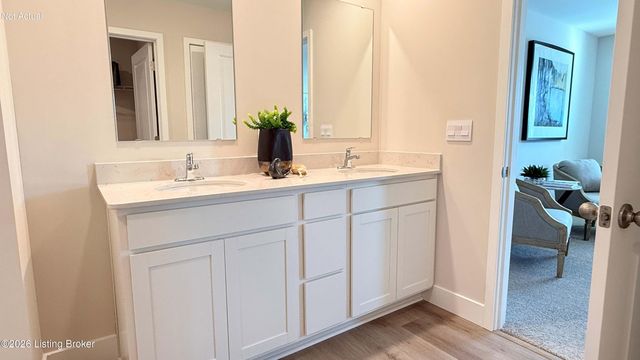 6406 Meadow Creek Ct, Louisville, KY 40229
