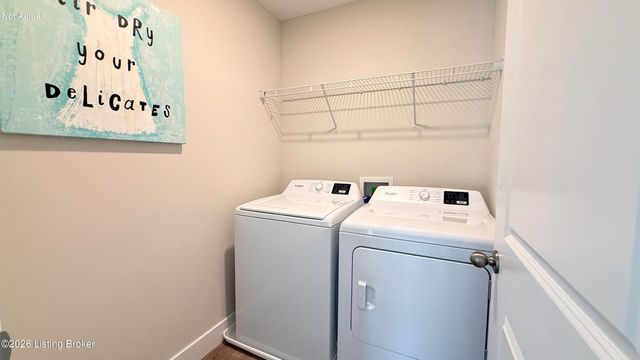 6406 Meadow Creek Ct, Louisville, KY 40229