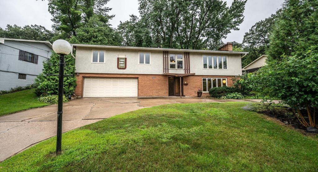 4525 W 129th Street, Savage, MN 55378