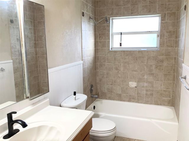 4602 Norfolk Island Pine Drive, Tamarac, FL 33319