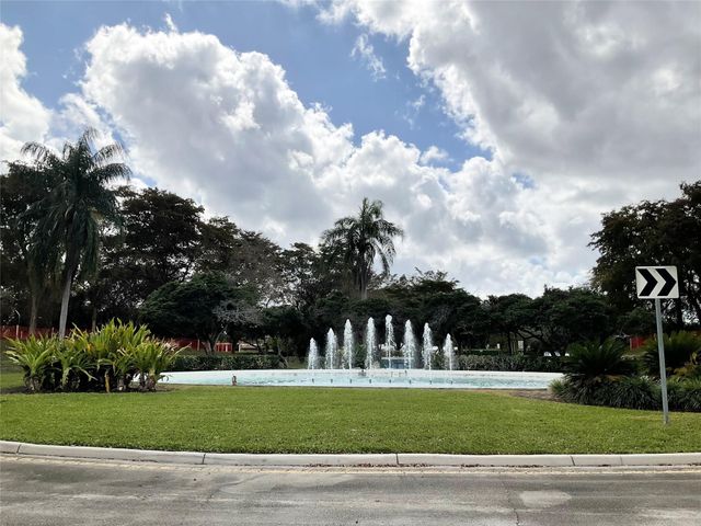 4602 Norfolk Island Pine Drive, Tamarac, FL 33319