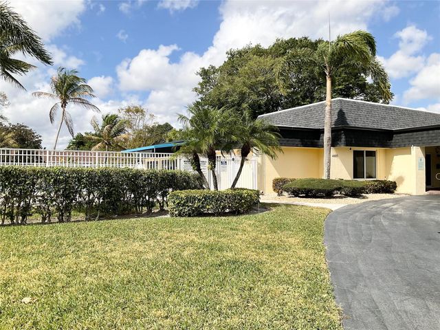 4602 Norfolk Island Pine Drive, Tamarac, FL 33319