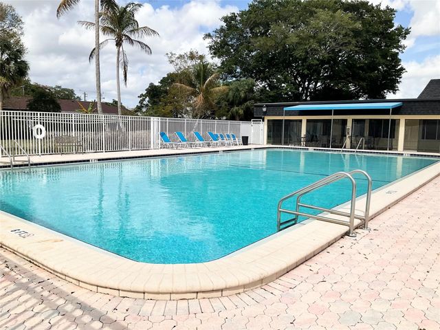 4602 Norfolk Island Pine Drive, Tamarac, FL 33319