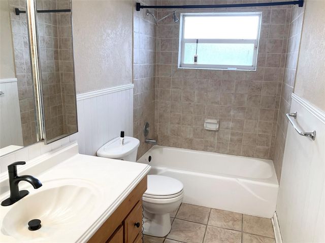 4602 Norfolk Island Pine Drive, Tamarac, FL 33319