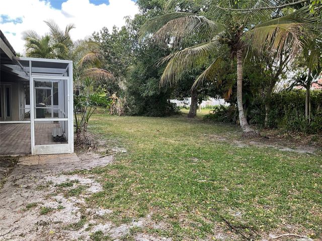 4602 Norfolk Island Pine Drive, Tamarac, FL 33319