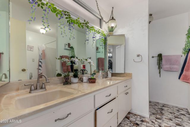 3033 W NORTHVIEW Avenue, Phoenix, AZ 85051