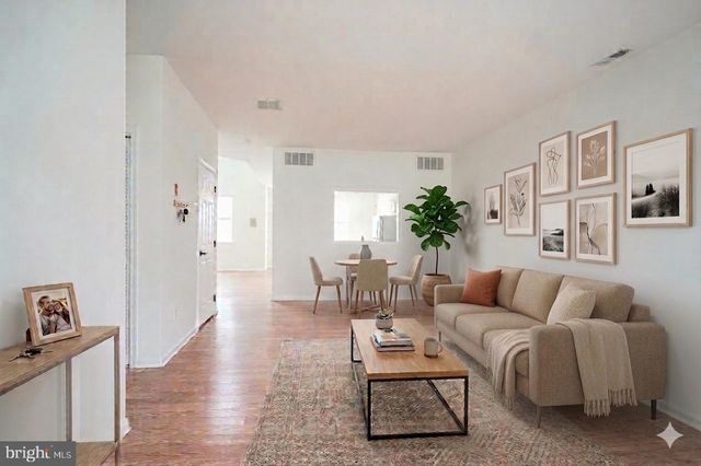 8 TROUT TRL, Delran, NJ 08075