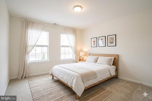 8 TROUT TRL, Delran, NJ 08075