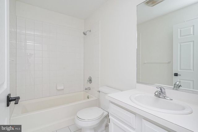 8 TROUT TRL, Delran, NJ 08075