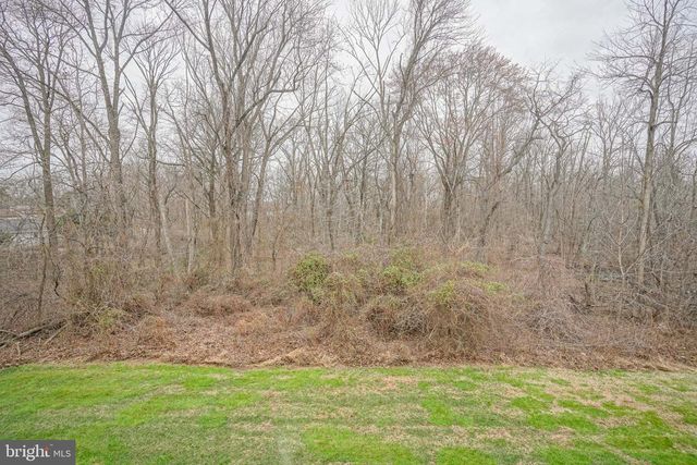 8 TROUT TRL, Delran, NJ 08075