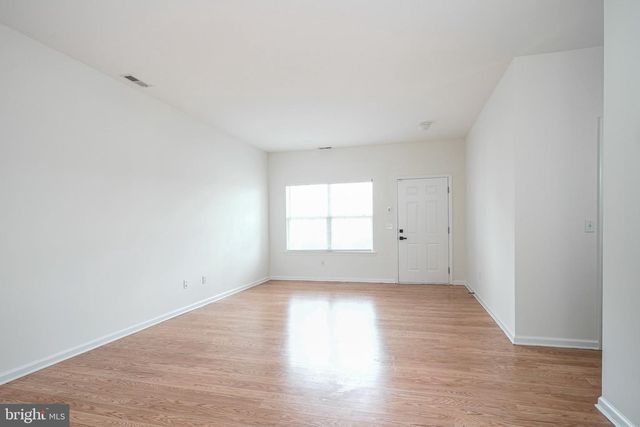 8 TROUT TRL, Delran, NJ 08075