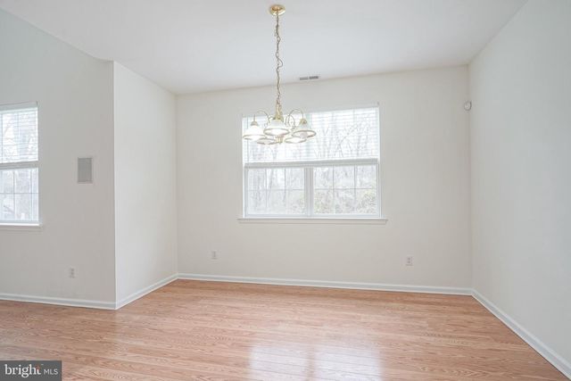 8 TROUT TRL, Delran, NJ 08075