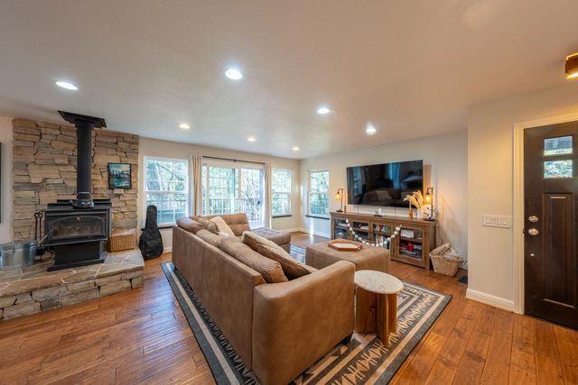 6212 Baywood Ct, Foresthill, CA 95631