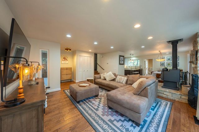 6212 Baywood Ct, Foresthill, CA 95631