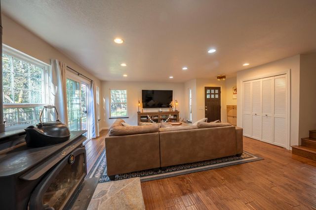 6212 Baywood Ct, Foresthill, CA 95631